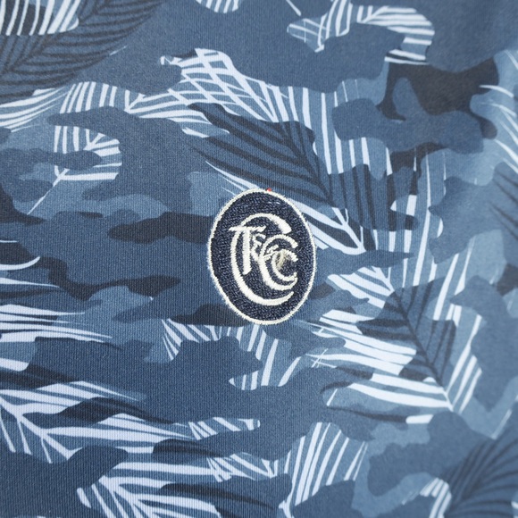 Peter Millar Summer Comfort Golf Polo Mens Large Blue Leaf Camo Town & Country - Picture 2 of 6